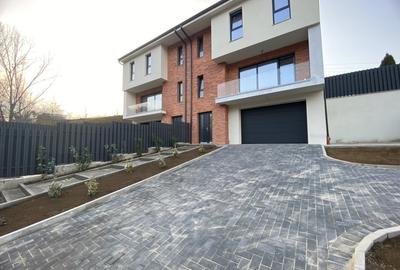 Duplex de vanzare, 195 mp utli, Garaj , zona Tauti - 2