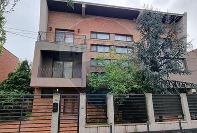 Vila lux Baneasa-Lac, zona exclusivista pe malul lacului