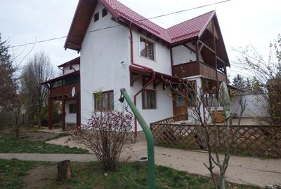 Casă individuală cu 6 camere cu Garaj în Chichiș - 1