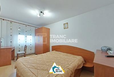 Apartament cu 3 camere semidecomandat în Aurel Vlaicu