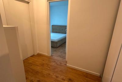 Apartament cu 3 camere semidecomandat în Central - 1