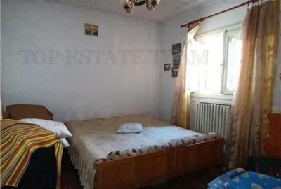 Casa, gradina si curte intr - un peisaj de poveste, aici in - 3