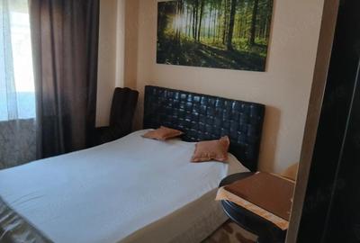 Apartament cu 4 camere decomandat în Găești - 4