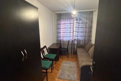 Apartament cu 3 camere decomandat în Arcu - 2