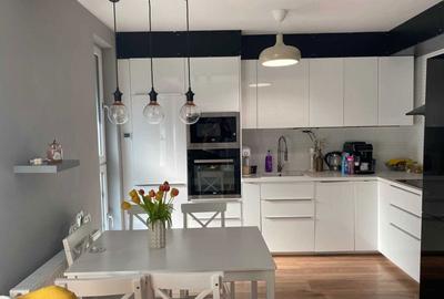 Apartament cu 4 camere decomandat în Sud