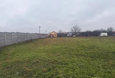 Teren de 2500 mp, în Șimnicu de Sus