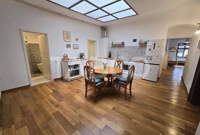 Apartament decomandat de vanzare cu pivnita in Centrul Istoric Sibiu - 2