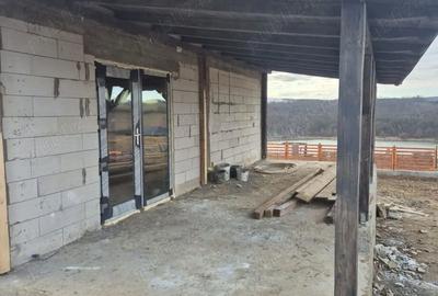 Casă cu 4 camere cu Teren 756 Mp în Central