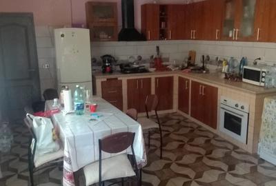 Casă cu Teren 450 Mp în Cut - 3