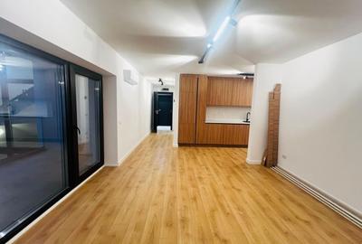 Apartament cu 3 camere decomandat, mobilat în P-ța Victoriei - 2