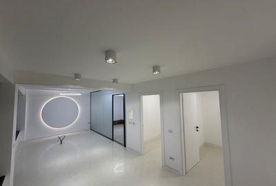 Spațiu comercial, de 270 mp, în Central - 8