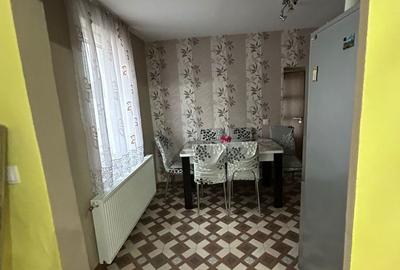 Casă cu 2 camere în Central