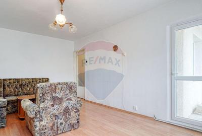 Apartament cu 3 camere de vanzare in zona Lenin, Sfant...