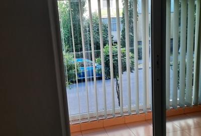 Proprietar,vand spațiu birou/cabinet medical central, (Str. Moldovei 17), 73mp - 3
