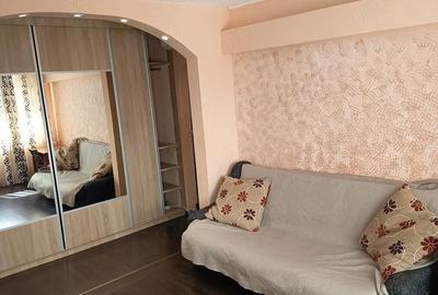 Apartament cu 3 camere semidecomandat în Pantelimon - 2