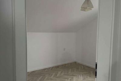 Apartament cu 3 camere decomandat în Central - 20