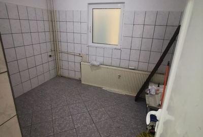 Spatiu comercial de inchiriat - 70 mp, parter, Siderurgistilor Vest - - 2