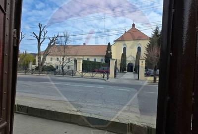 Casă cu 3 camere cu Teren 197 Mp în Central - 10