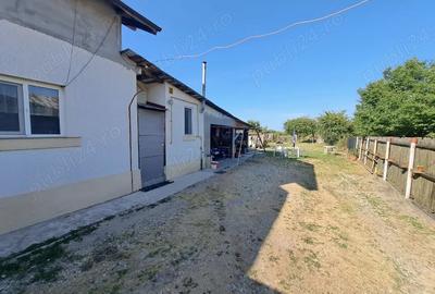 Casă cu 3 camere cu Teren 2000 Mp în Central - 4