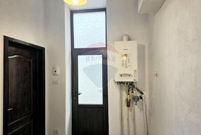 Birou, de 55 mp, în Central - 9