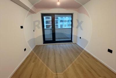 Apartament cu 2 camere semidecomandat în Tractorul - 4
