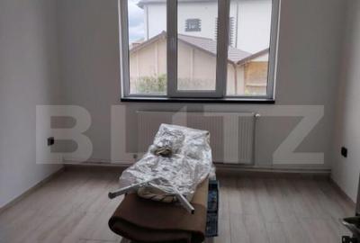 Casa de vanzare, cu 6 camere, 288 mp, zona Voinesti - 4