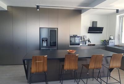 Duplex cu 5 camere cu Canalizare în Dumbrăvița