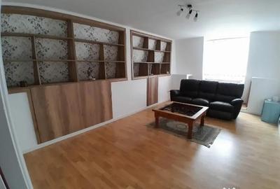 Apartament cu 3 camere semidecomandat în Central - 3