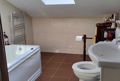 Casă cu 4 camere în Sânpetru - 6