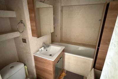 Apartament cu 4 camere semidecomandat în P-ța Victoriei - 18