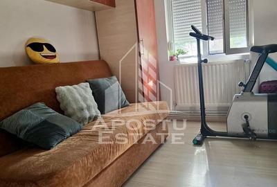 Apartament cu 3 camere semidecomandat, mobilat în Circumvalațiunii - 7