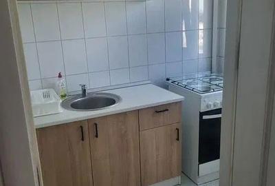 Garsonieră decomandată în Costin Georgian - 4