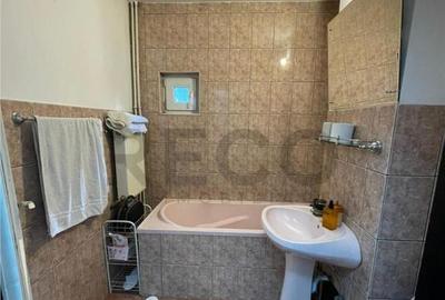 Reco Apartament 3 camere, chirie in Nufarul - 2