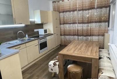 Apartament cu 3 camere în Medicină