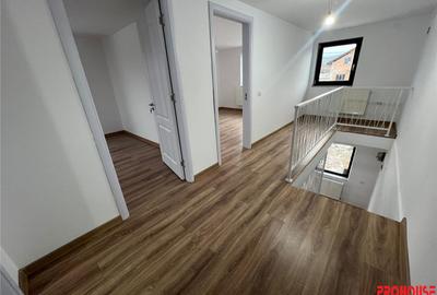 Casă cu 3 camere cu Teren 1000 Mp în Central - 9