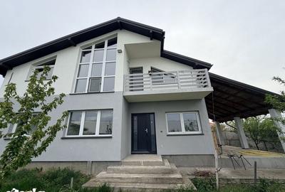 Casă cu 5 camere cu Teren 500 Mp în Bordei - 2