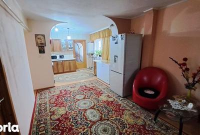 Apartament cu 3 camere decomandat în Chercea - 4