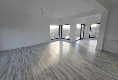 CARTIER PRIVAT, CASA 4 CAMERE, 2 BAI, MIROSLAVA , PLACA DE BETON PESTE ETAJ - 21