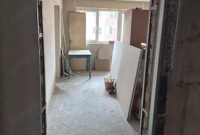 Apartament cu 2 camere decomandat în Central - 2