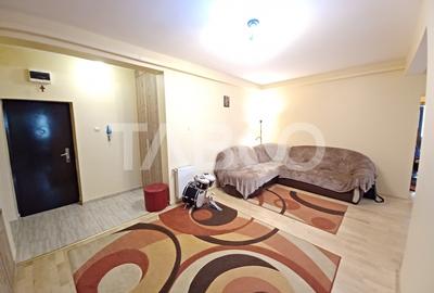 Apartament de inchiriat cu 3 camere la etajul 1 in bloc cu lift Strand - 3