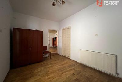 Casa individuala cu 3 camere si teren de 952 mp, zona Crisan - 2