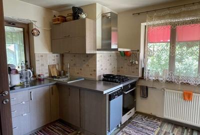Vila S+P+E, 6 camere, 2 garaje, T=556 mp, zona orasul de jos - 15