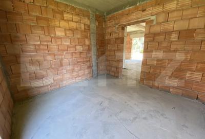 Casă cu 3 camere cu Teren 500 Mp în Central - 11