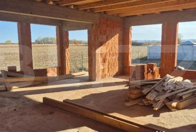 Casă cu 4 camere cu Teren 715 Mp în Mărtinești - 3