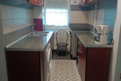 Apartament cu 3 camere decomandat în Caracal - 3