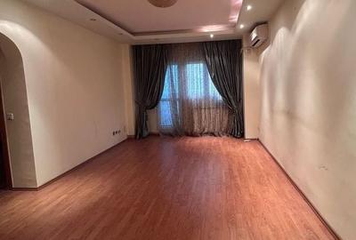 Apartament cu 2 camere semidecomandat în Tineretului