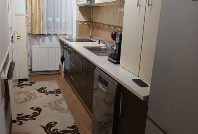 Apartament cu 3 camere semidecomandat în Central - 2