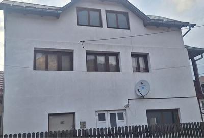 Casă cu 4 camere în Rucăr - 11