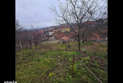 Casă cu 5 camere cu Teren 400 Mp în Central