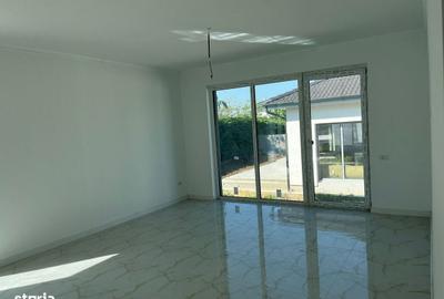 Casă cu 4 camere în Oncea